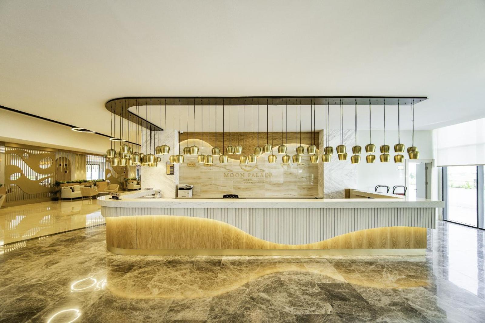 Side Moon Palace Экстерьер фото